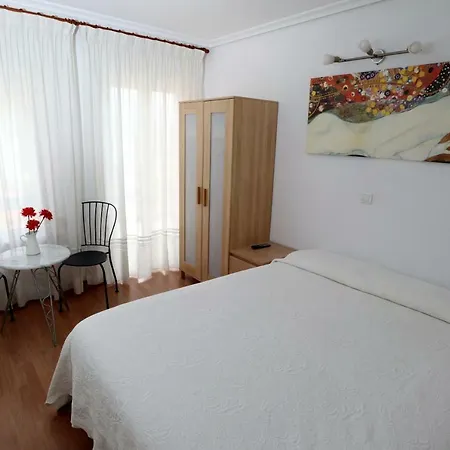 El Centro Pensión 3*